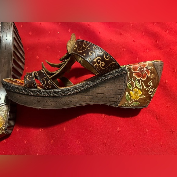 Elite Shelby, size 8, excellent condition, adjustable strap. - Picture 10 of 11